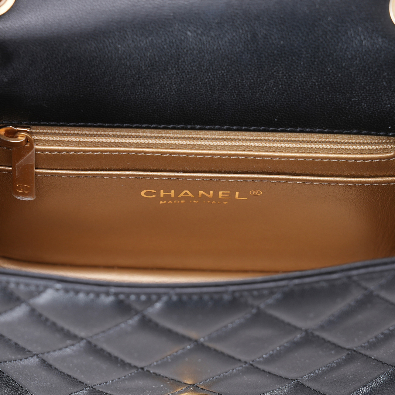 CHANEL(USED)샤넬 램스킨 클래식 골든볼 쁘띠삭