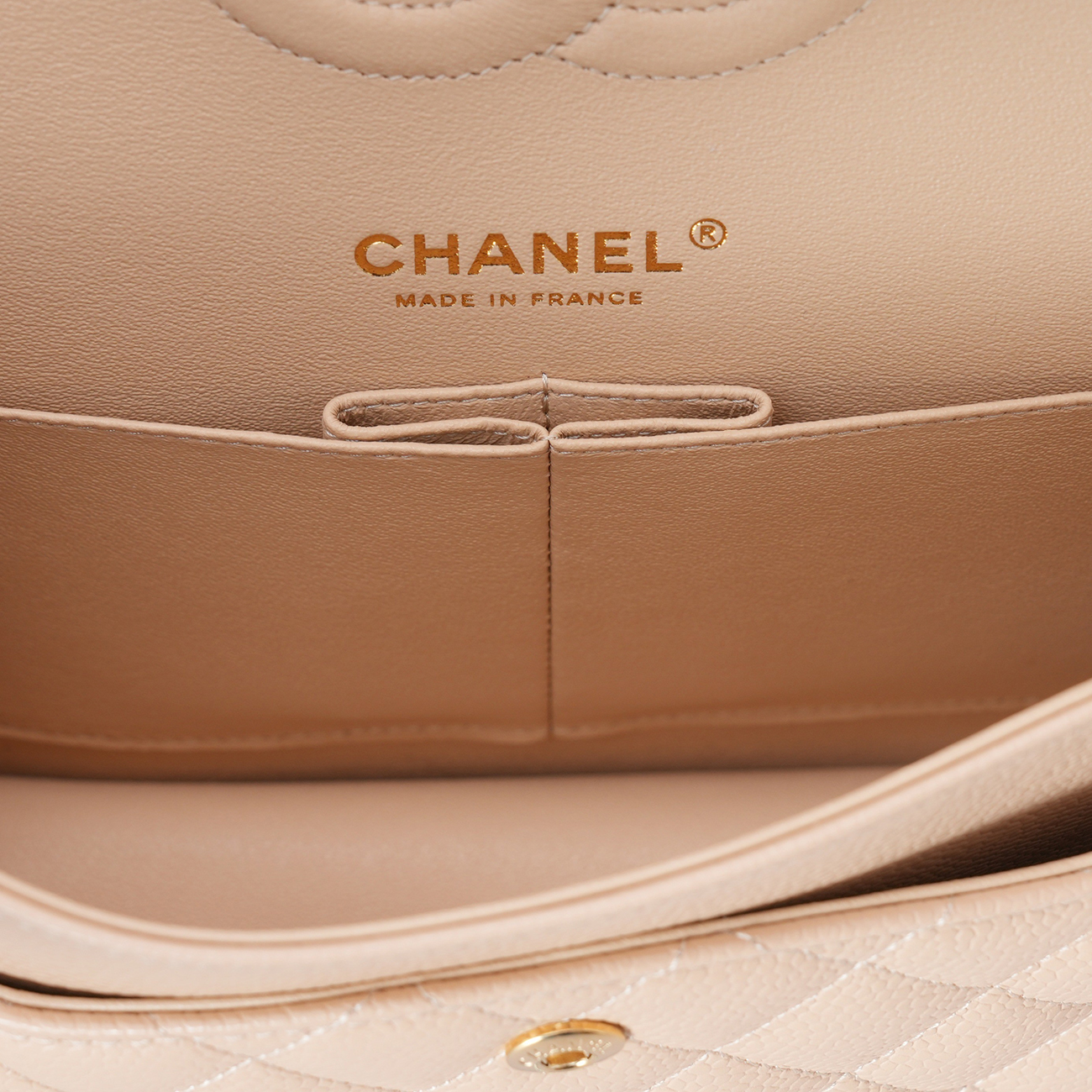 CHANEL(USED)샤넬 캐비어 클래식 미듐 플랩백