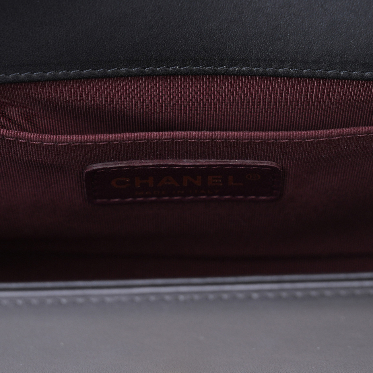 CHANEL(USED)샤넬 시즌 보이샤넬 쉐브론 미듐 플랩백