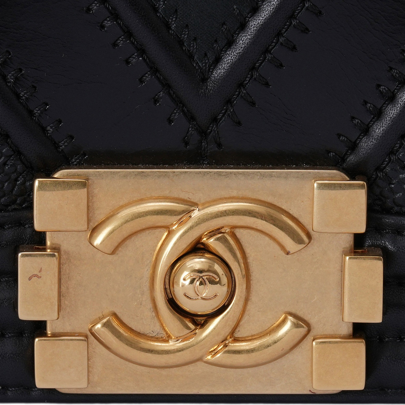 CHANEL(USED)샤넬 시즌 보이샤넬 쉐브론 미듐 플랩백