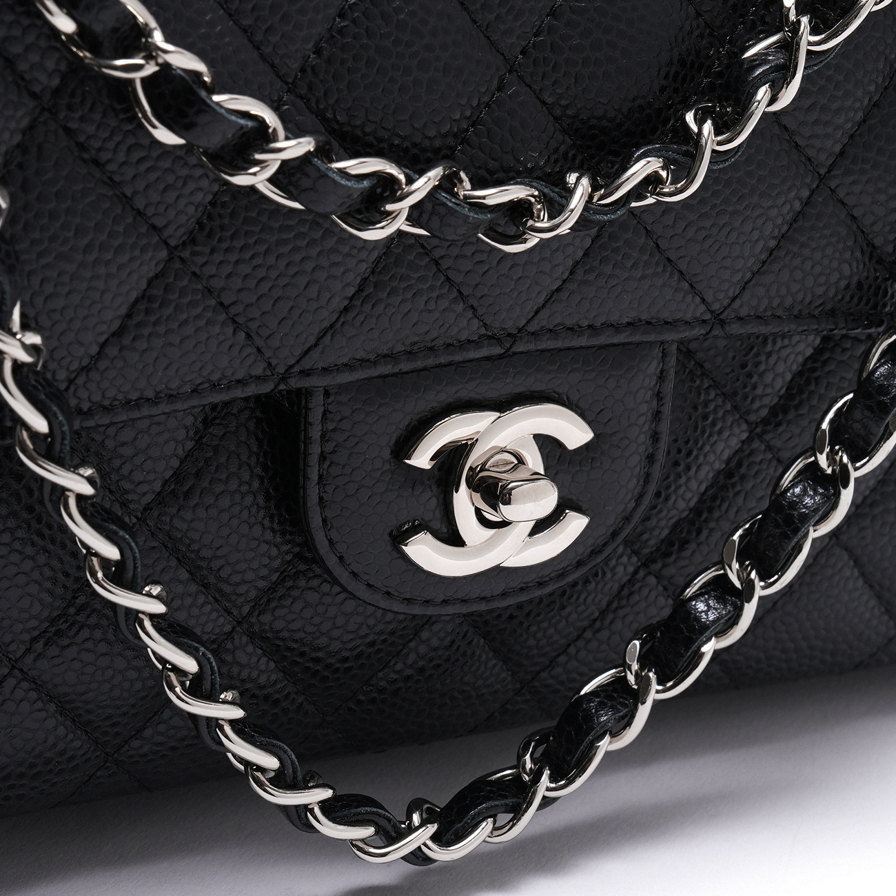 CHANEL(USED)샤넬 캐비어 클래식 미듐 플랩백