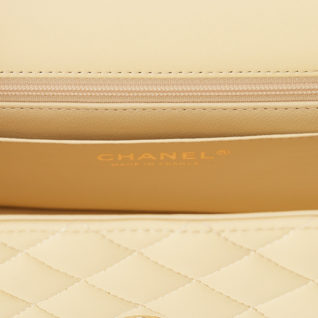 CHANEL(USED)샤넬 클래식 뉴미니 탑핸들