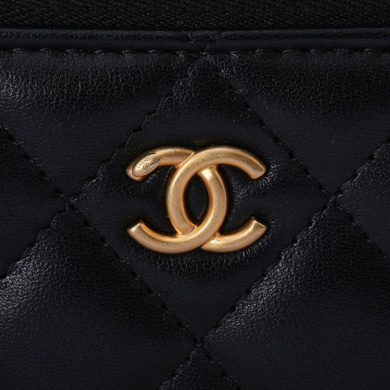 CHANEL(USED)샤넬 AP1447 램스킨 시즌 정사각 베니티 골든볼 체인 크로스백