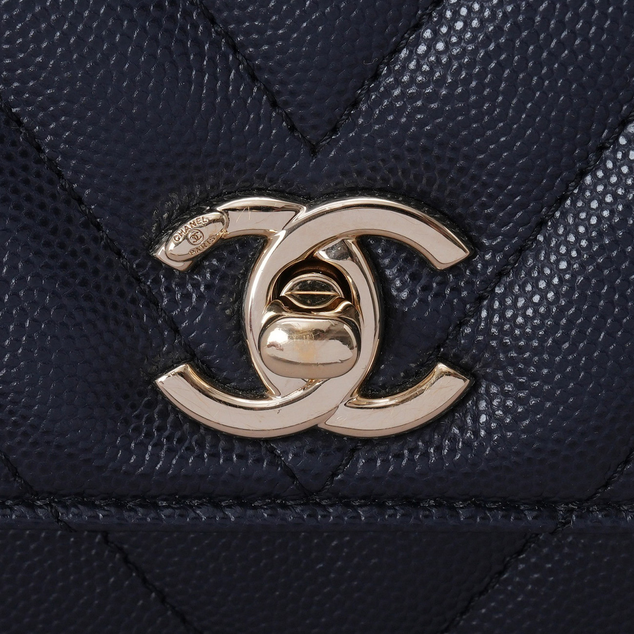CHANEL(USED)샤넬 A92990 캐비어 쉐브론 코코핸들 스몰