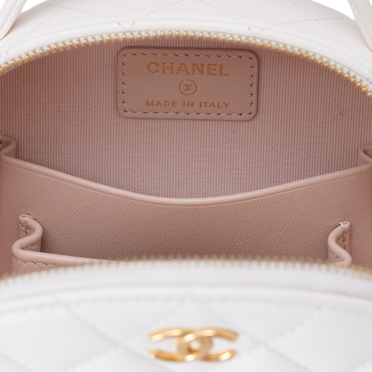 CHANEL(USED)샤넬 AP3087 시즌 하프문 탑핸들 미니백
