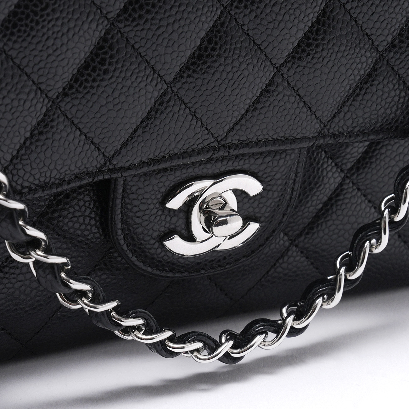 CHANEL(USED)샤넬 캐비어 클래식 미듐 플랩백