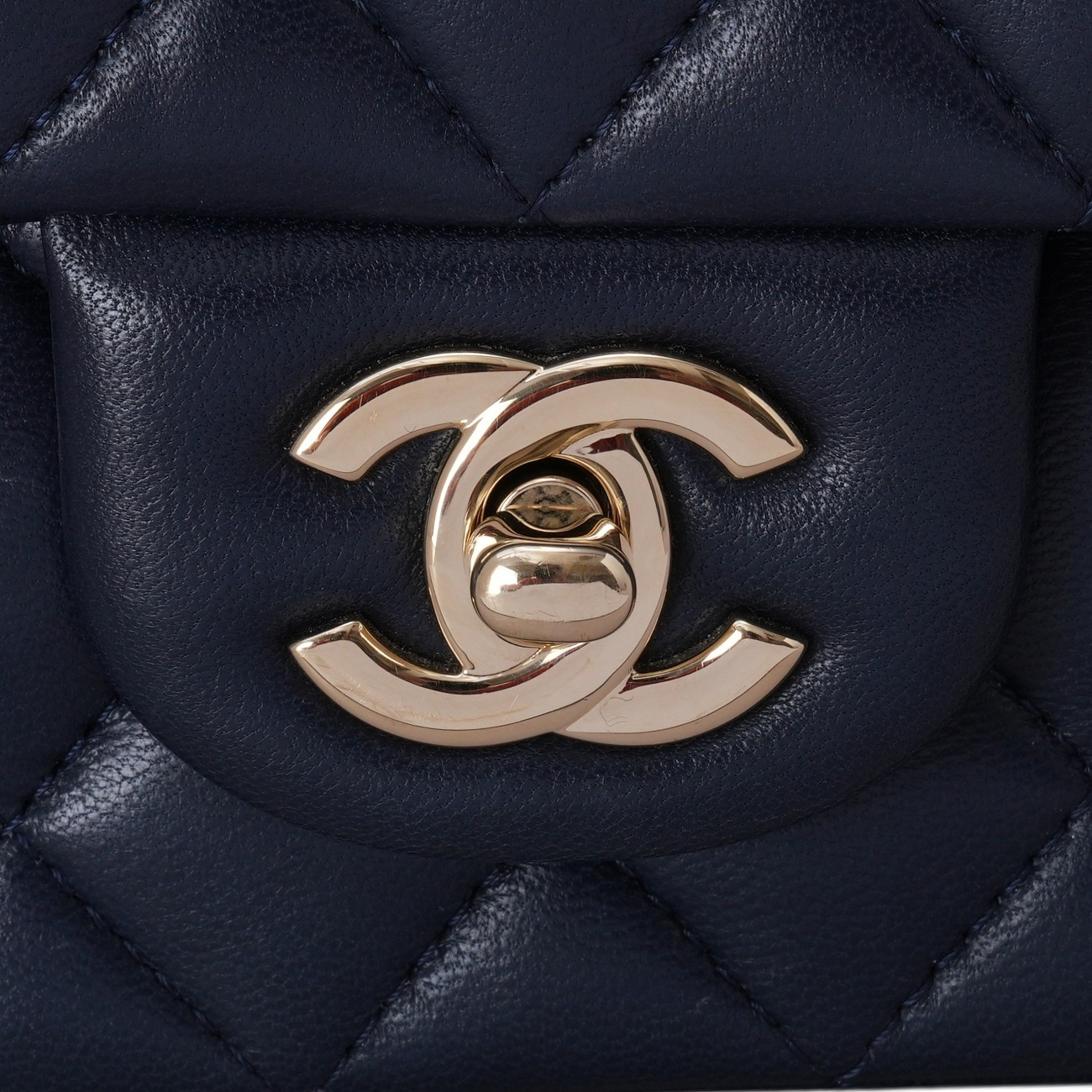 CHANEL(USED)샤넬 램스킨 클래식 뉴미니 탑핸들
