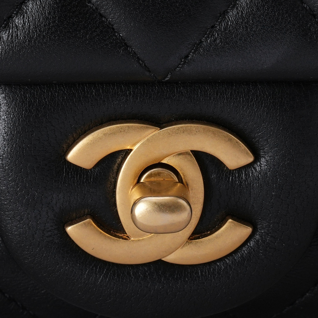 CHANEL(USED)샤넬 시즌 뉴미니 골든볼 크로스백