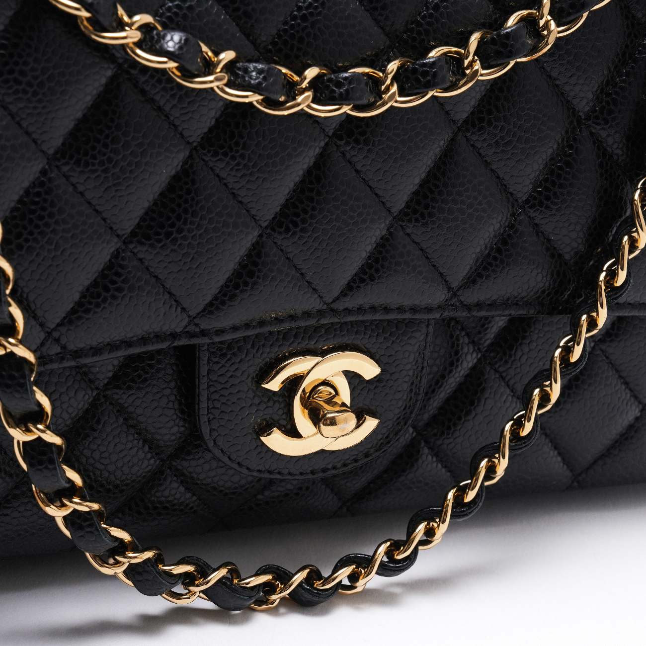 CHANEL(USED)샤넬 캐비어 클래식 미듐 플랩백