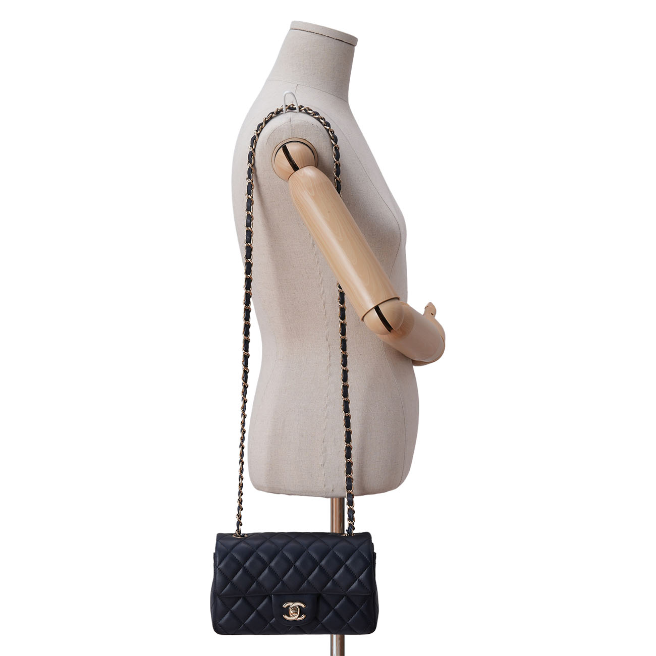 CHANEL(USED)샤넬 램스킨 클래식 뉴미니 크로스백
