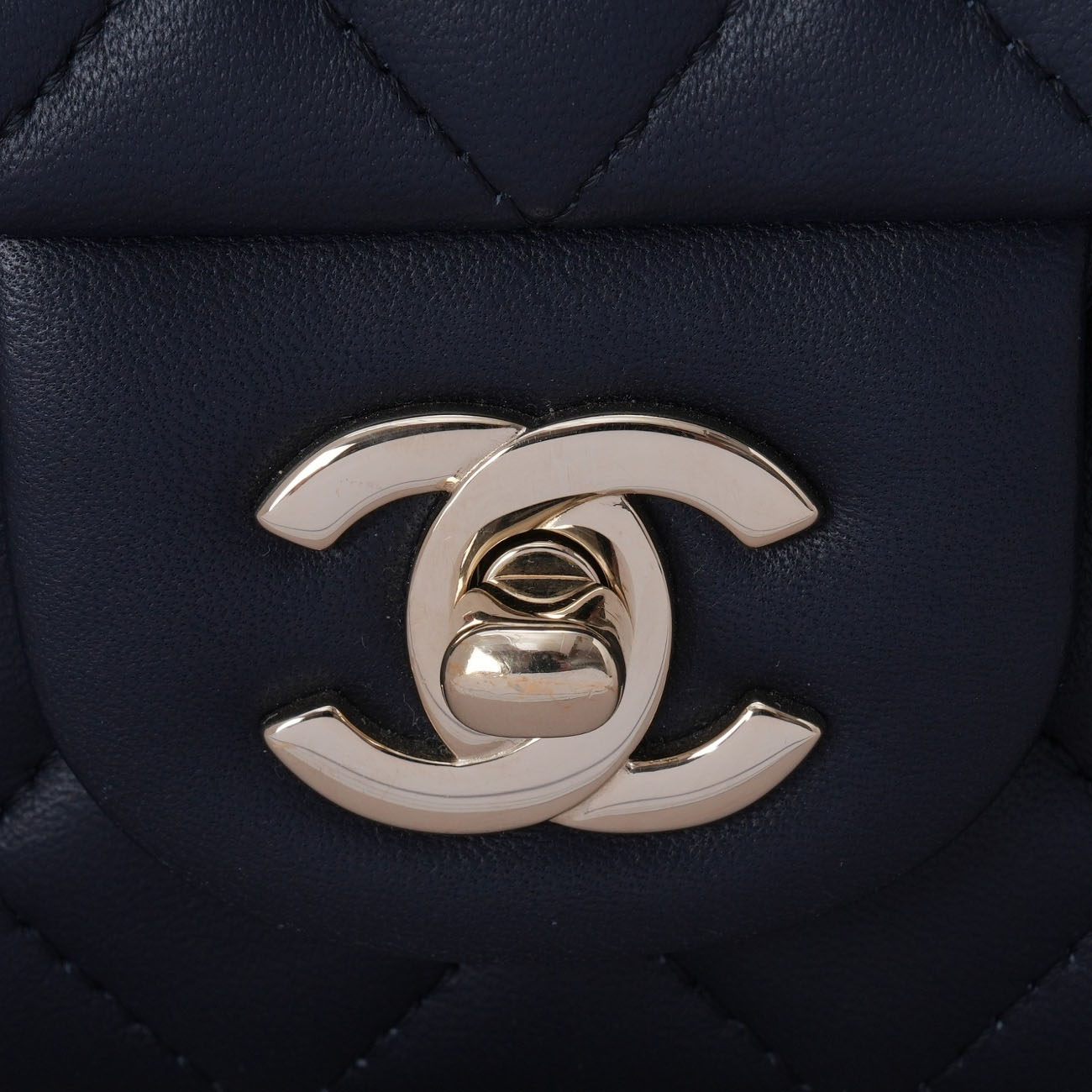 CHANEL(USED)샤넬 램스킨 클래식 뉴미니 크로스백