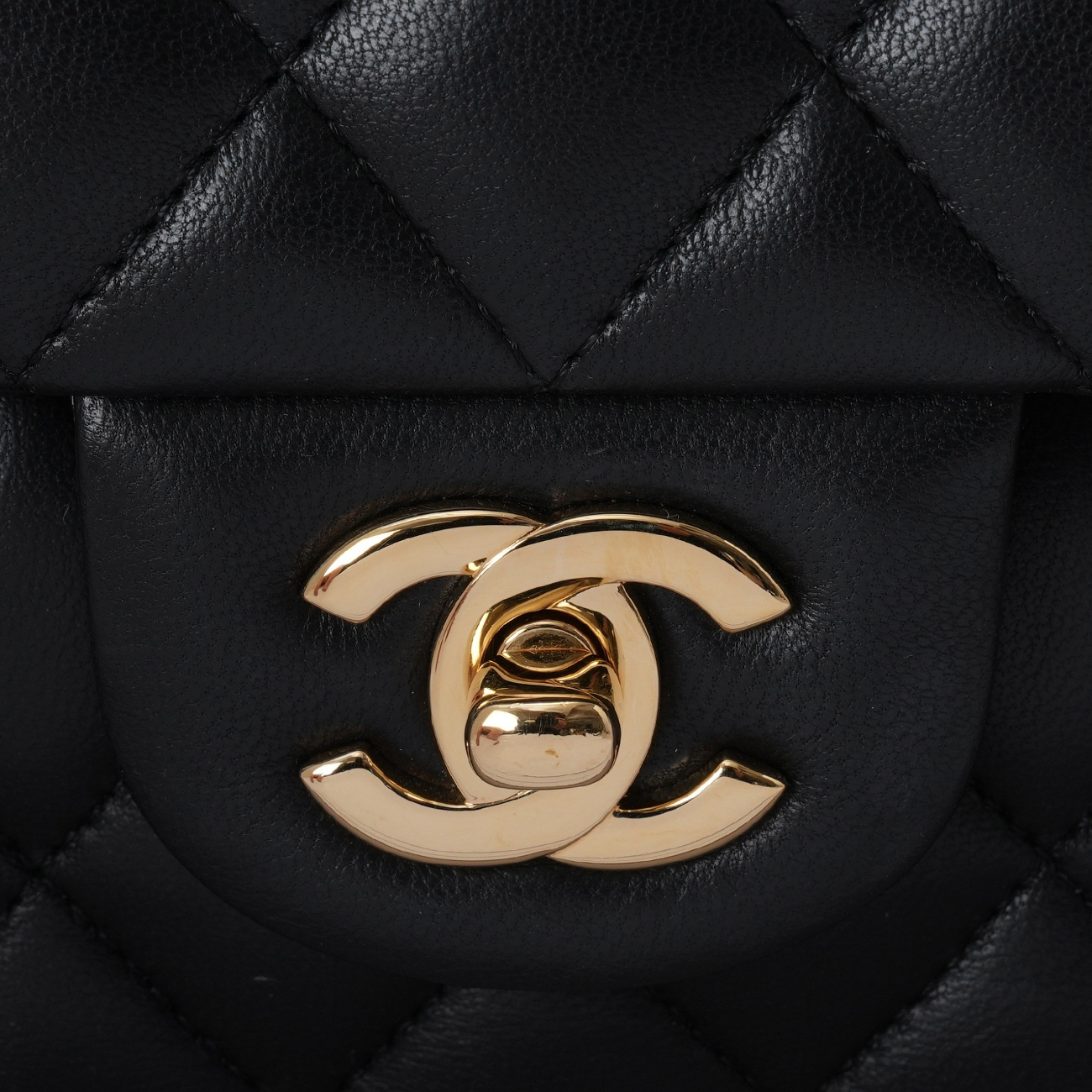 CHANEL(USED)샤넬 램스킨 클래식 미듐 플랩백
