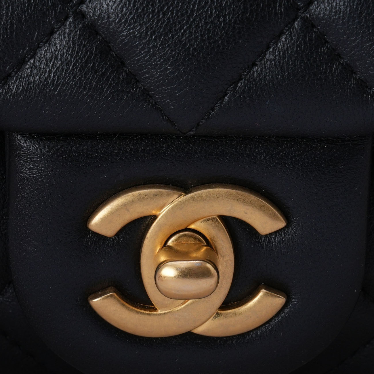 CHANEL(USED)샤넬 골든볼 뉴미니