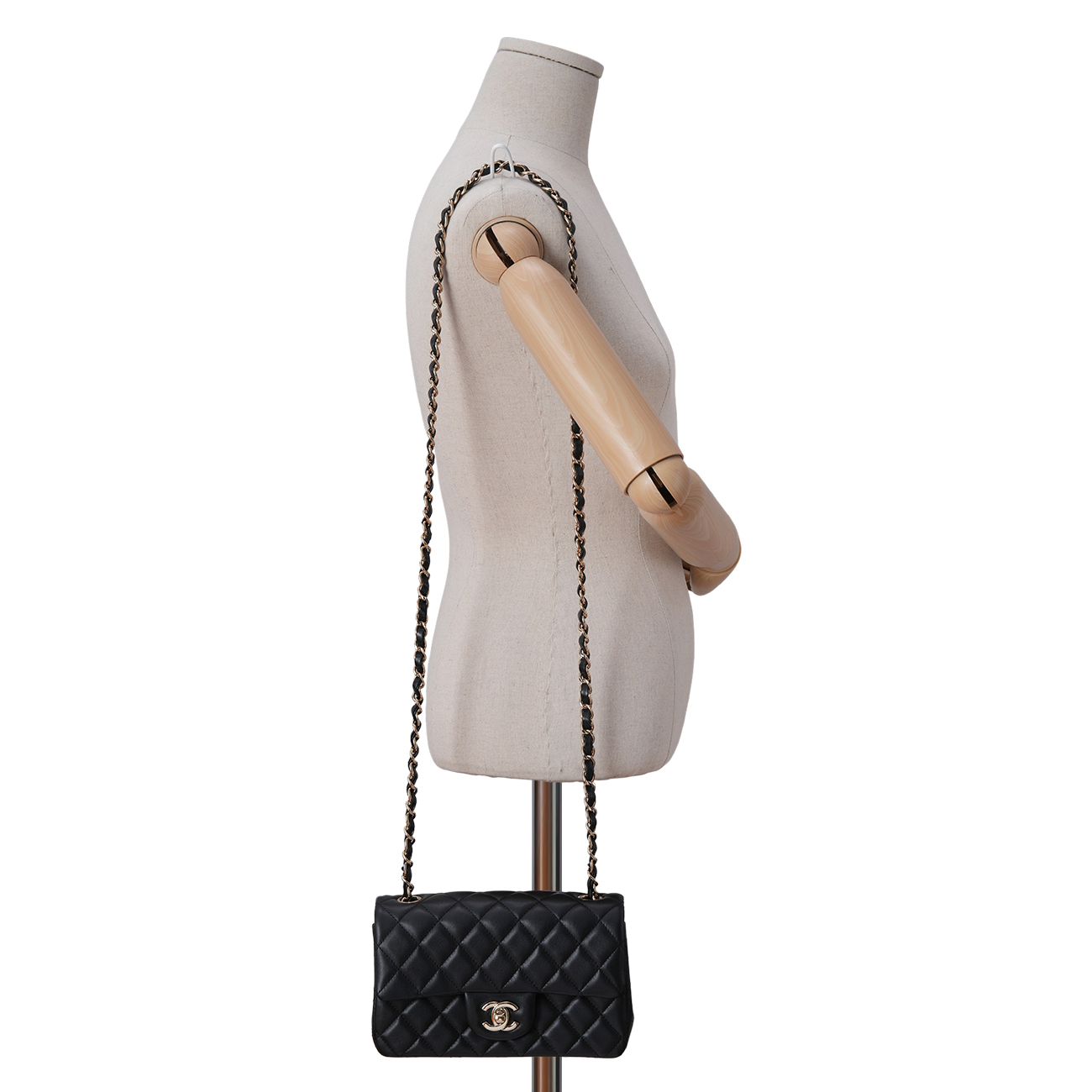 CHANEL(USED)샤넬 A69900 램스킨 클래식 뉴미니 크로스백