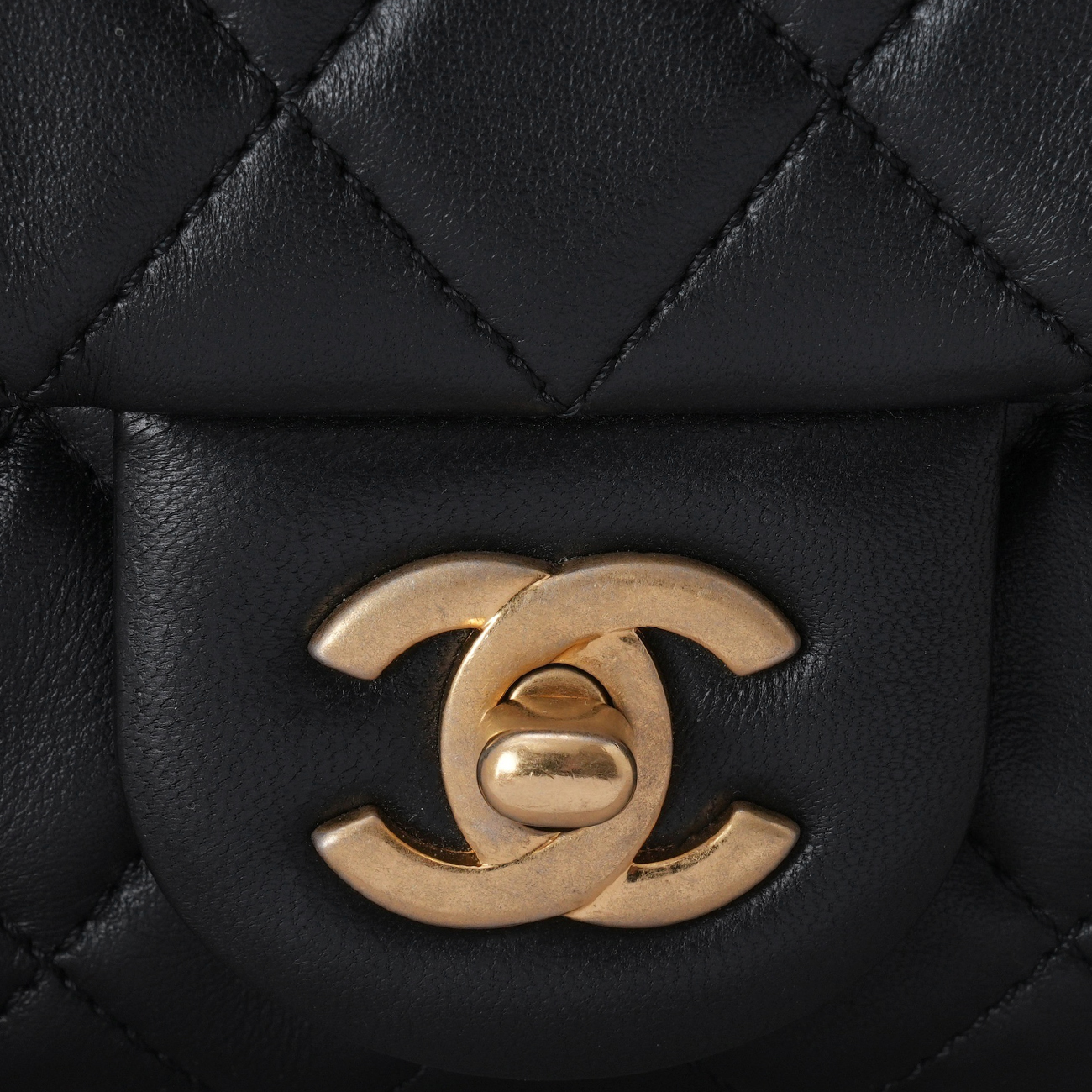 CHANEL(USED)샤넬 AS1787 클래식 뉴미니 골든볼