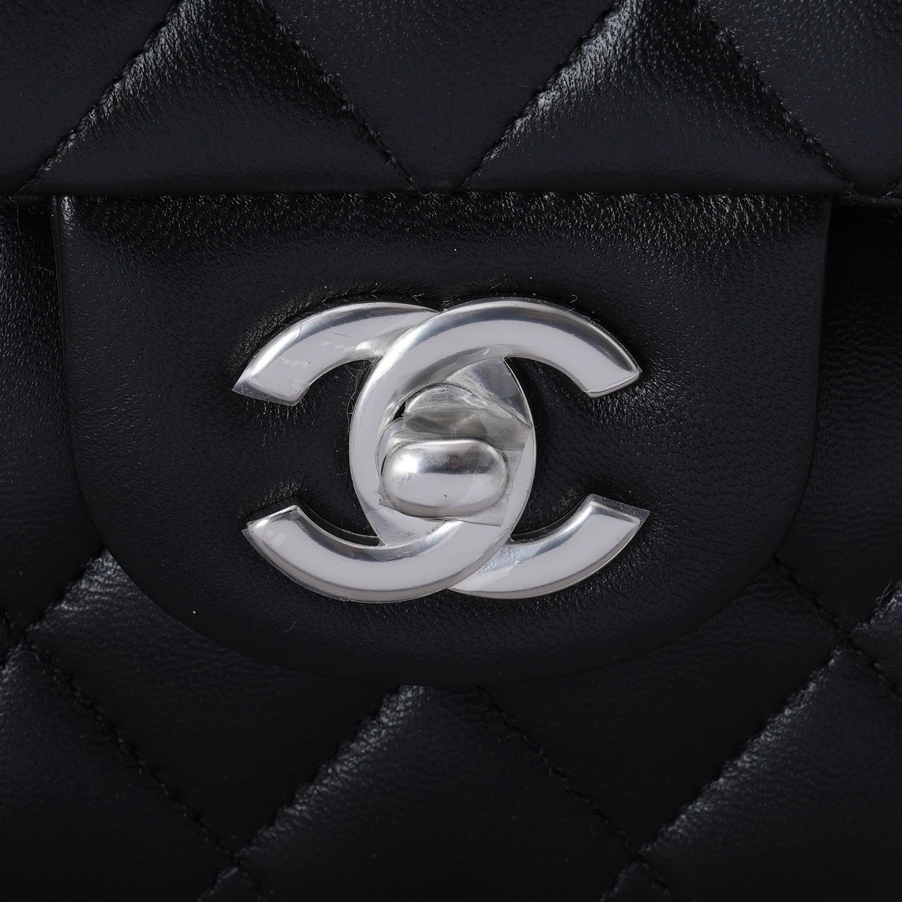 CHANEL(USED)샤넬 램스킨 클래식 미듐 플랩백