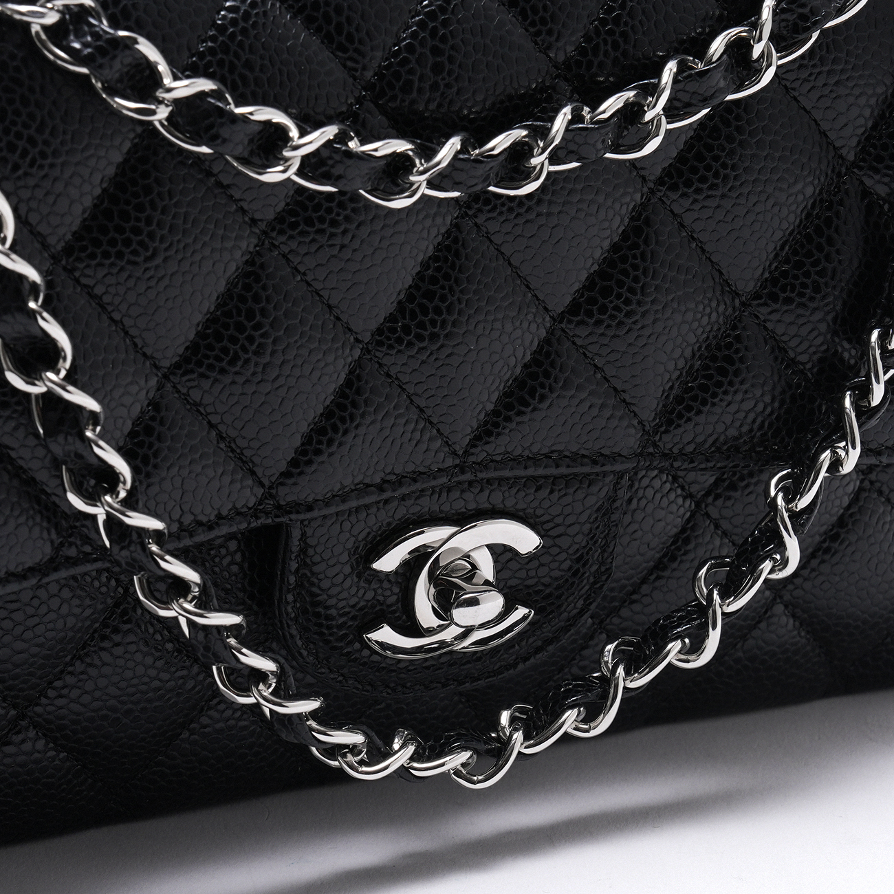 CHANEL(USED)샤넬 캐비어 클래식 미듐 플랩백