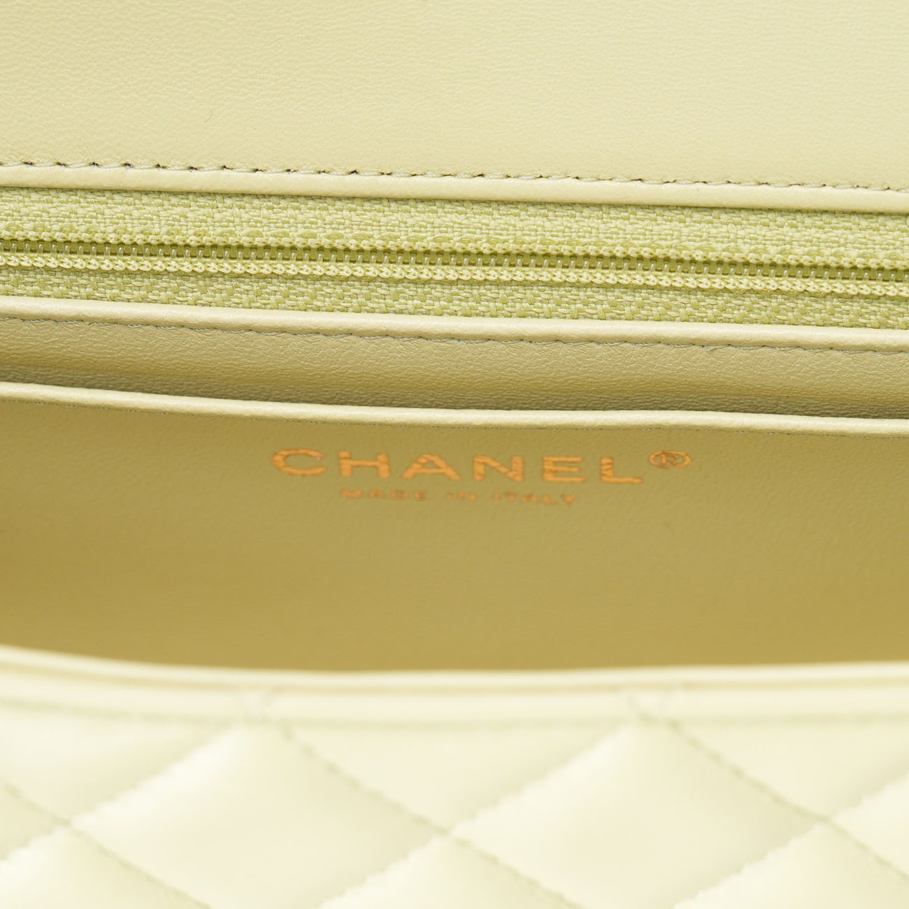 CHANEL(USED)샤넬 램스킨 클래식 뉴미니 크로스백