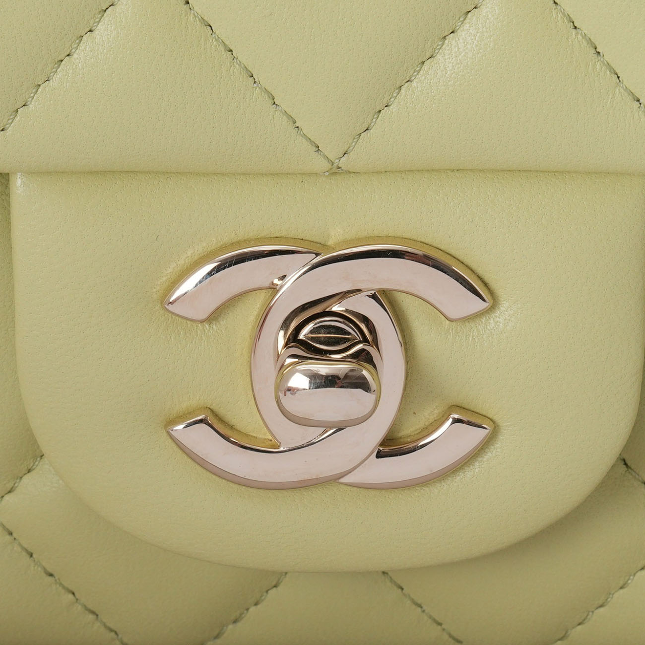 CHANEL(USED)샤넬 램스킨 클래식 뉴미니 크로스백