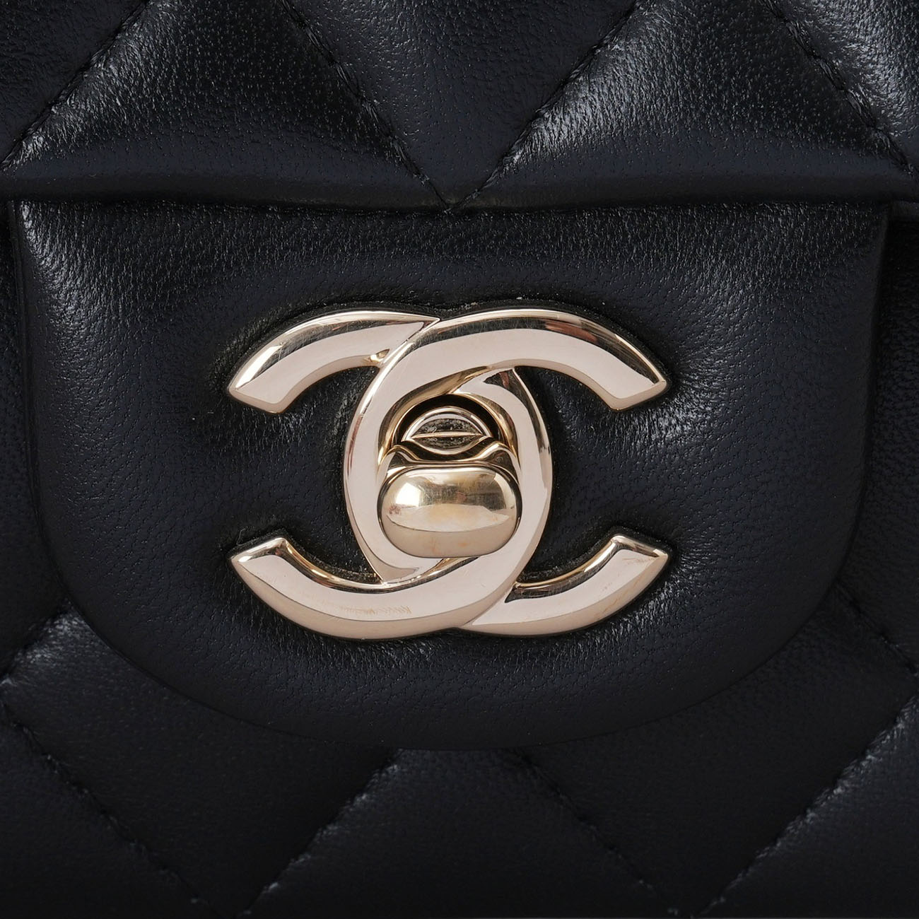 CHANEL(USED)샤넬 램스킨 뉴미니 크로스백