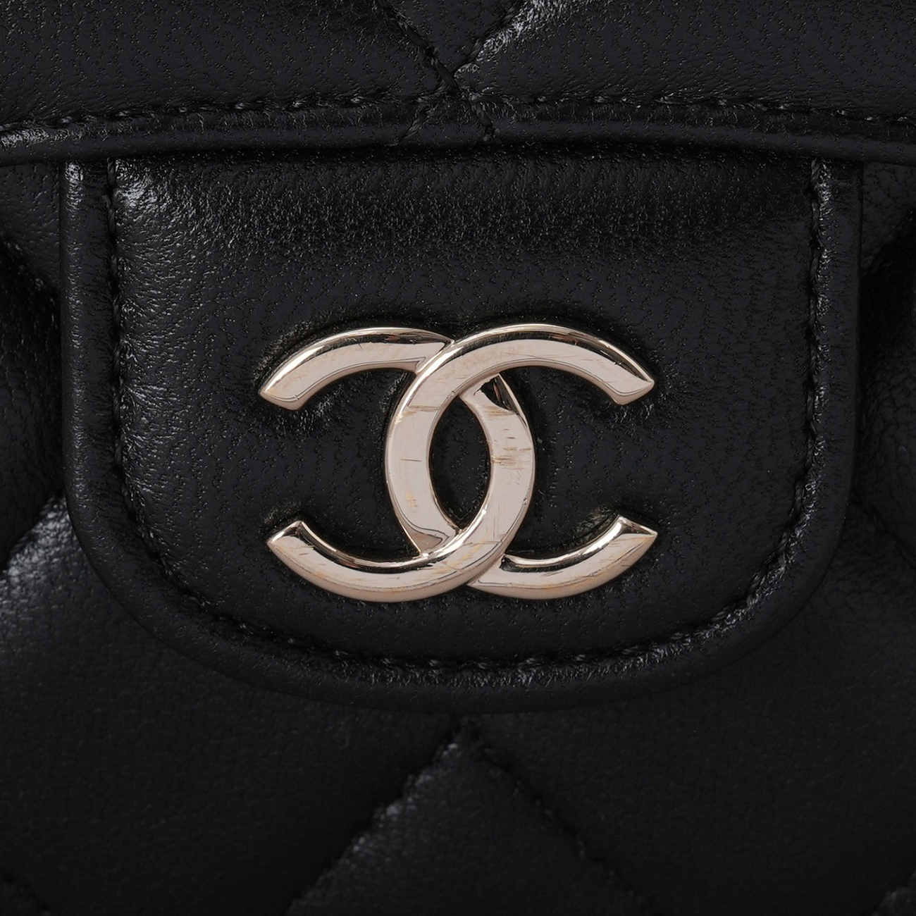 CHANEL(USED)샤넬 AP2682 램스킨 탑핸들 미니 베니티 크로스백