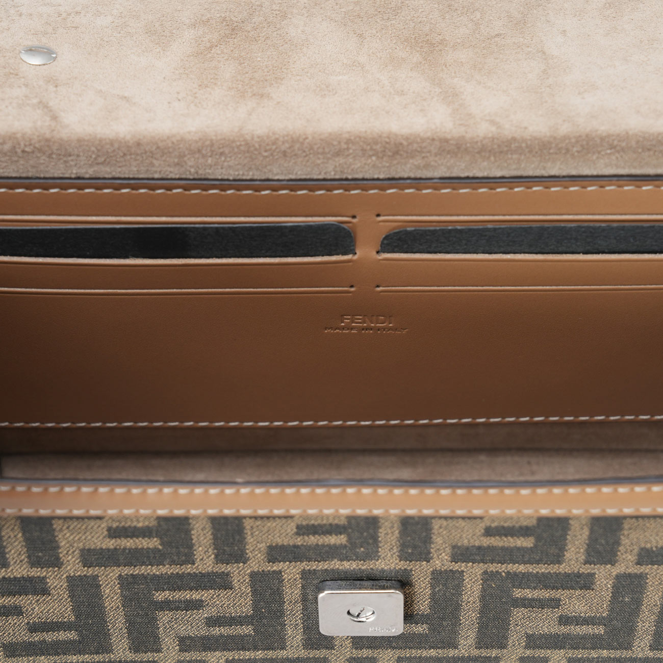 FENDI(USED)펜디 7VA565 소프트 트렁크 바게트 숄더백