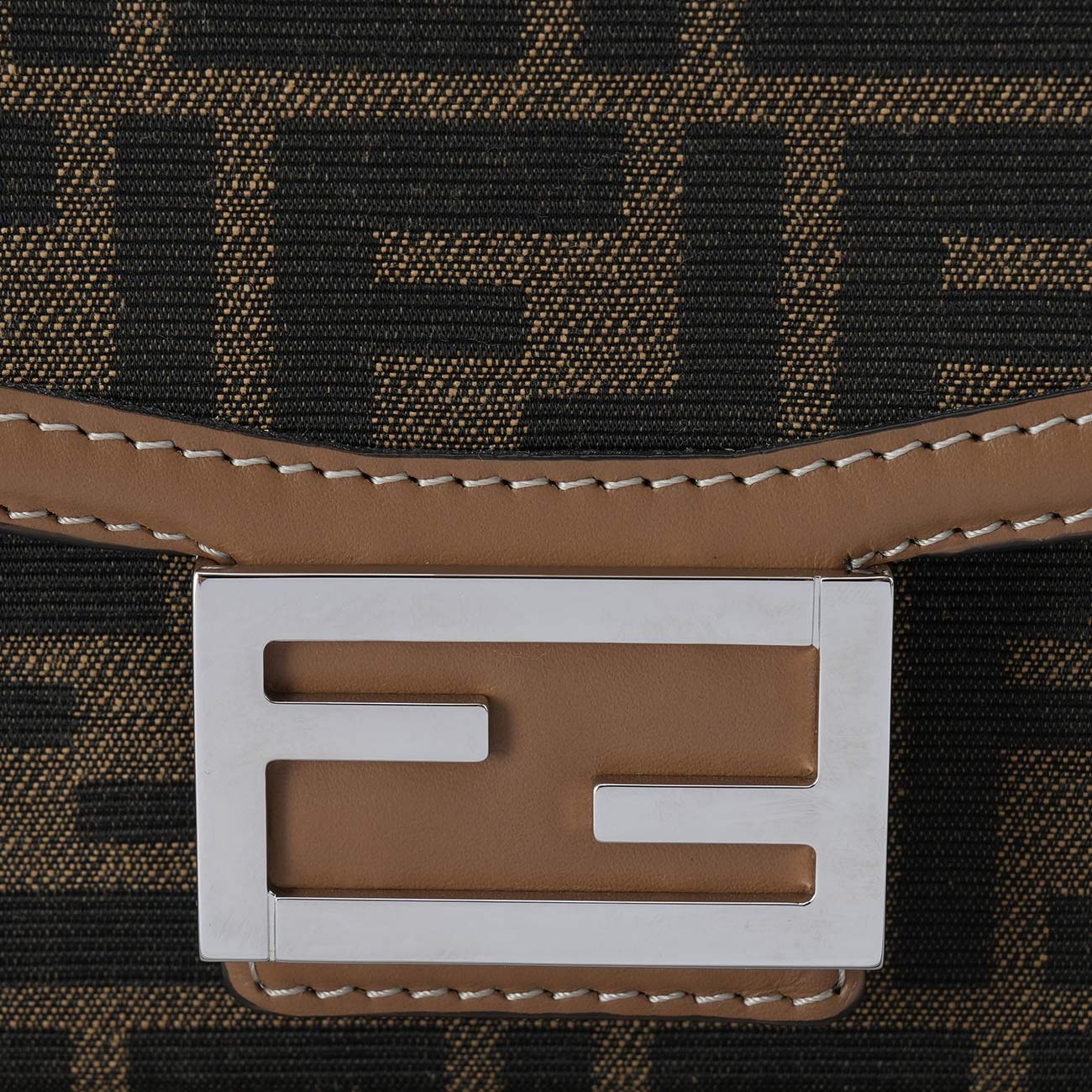 FENDI(USED)펜디 7VA565 소프트 트렁크 바게트 숄더백