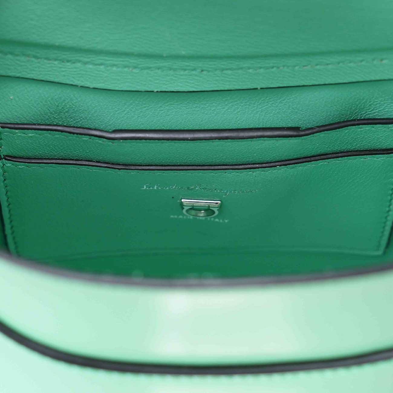 FERRAGAMO(USED)페레가모 간치니 트리폴리오백