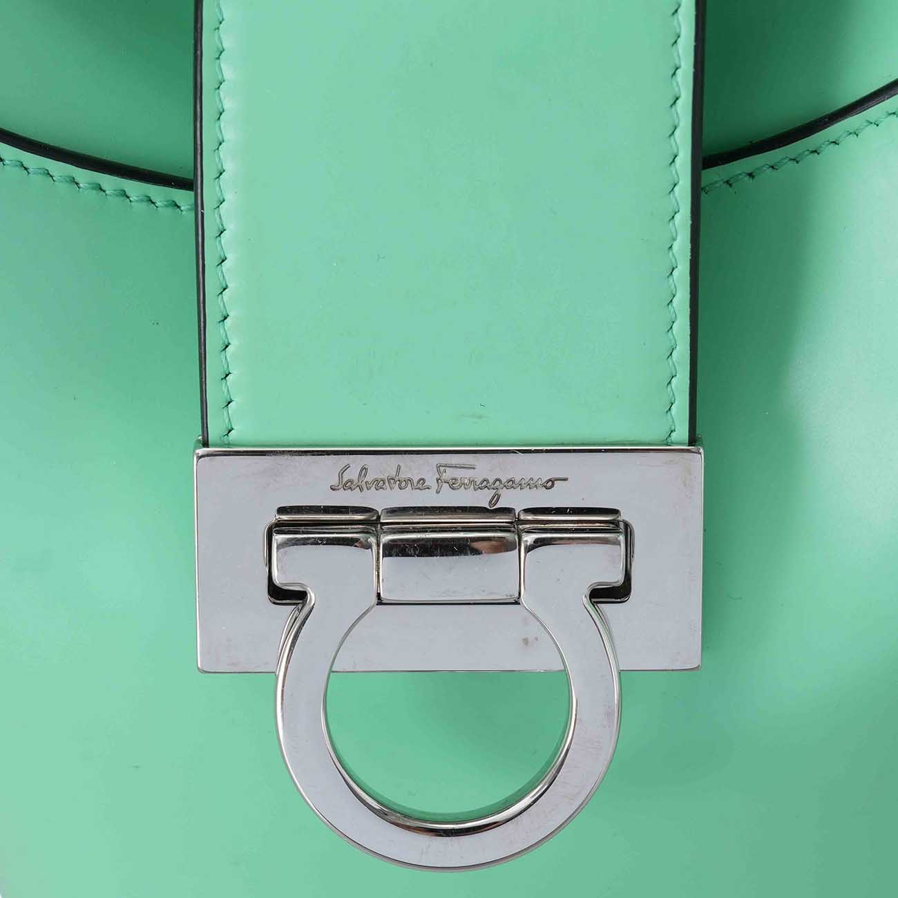 FERRAGAMO(USED)페레가모 간치니 트리폴리오백