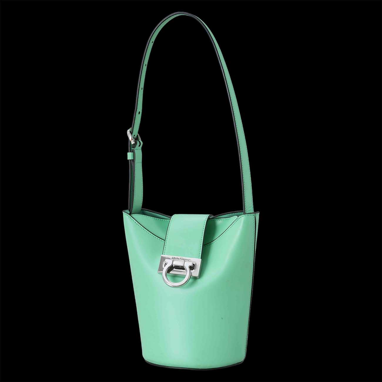 FERRAGAMO(USED)페레가모 간치니 트리폴리오백