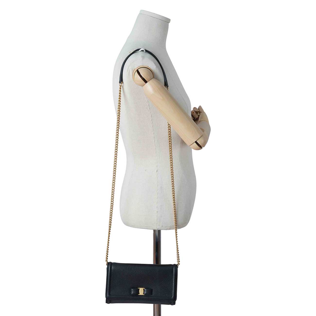 FERRAGAMO(USED)페라가모 22 C940 바라 크로스백