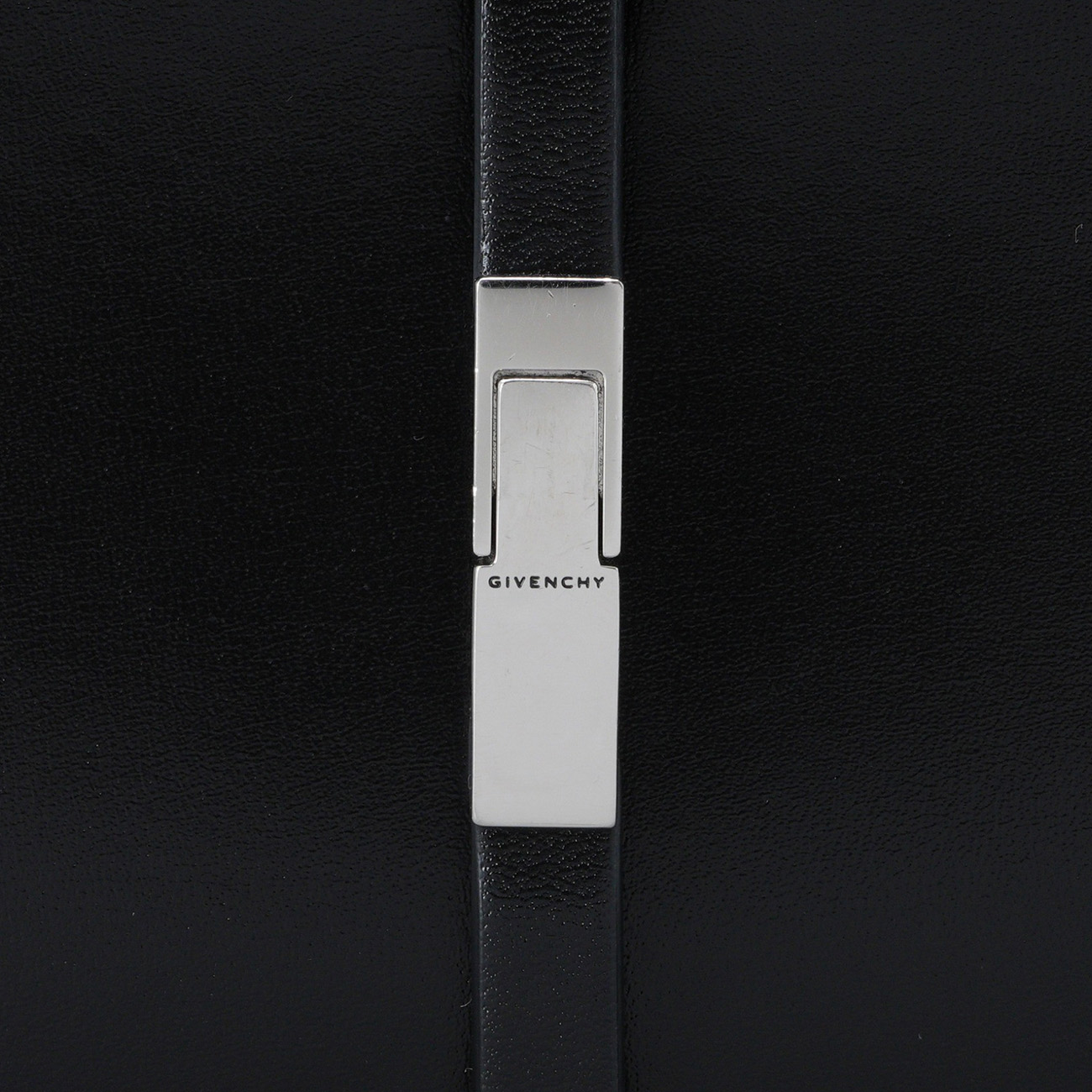 GIVENCHY(USED)지방시 컷아웃 스몰 체인백