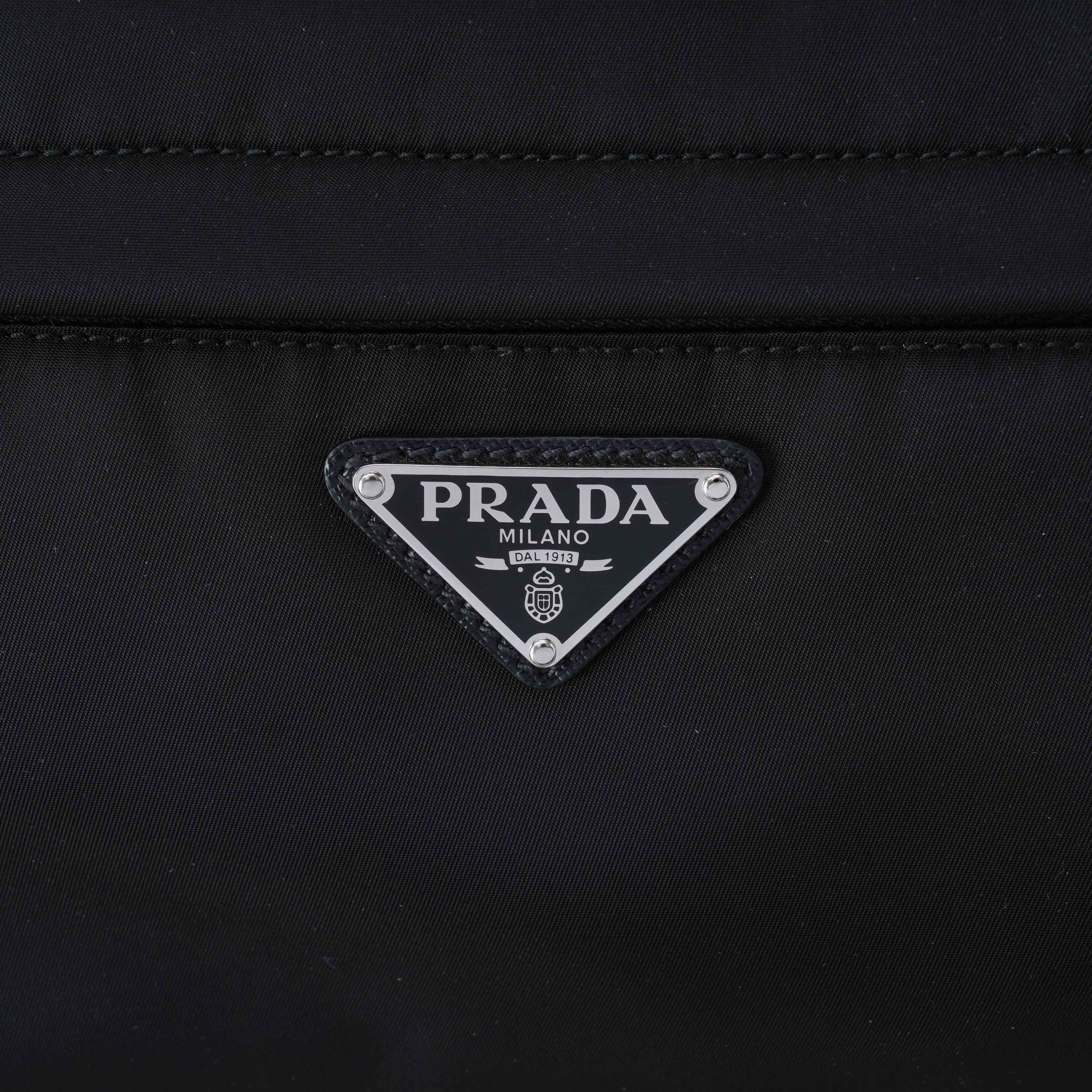 PRADA(USED)프라다 2VH994 리나일론 바이커백 & 에어팟 케이스