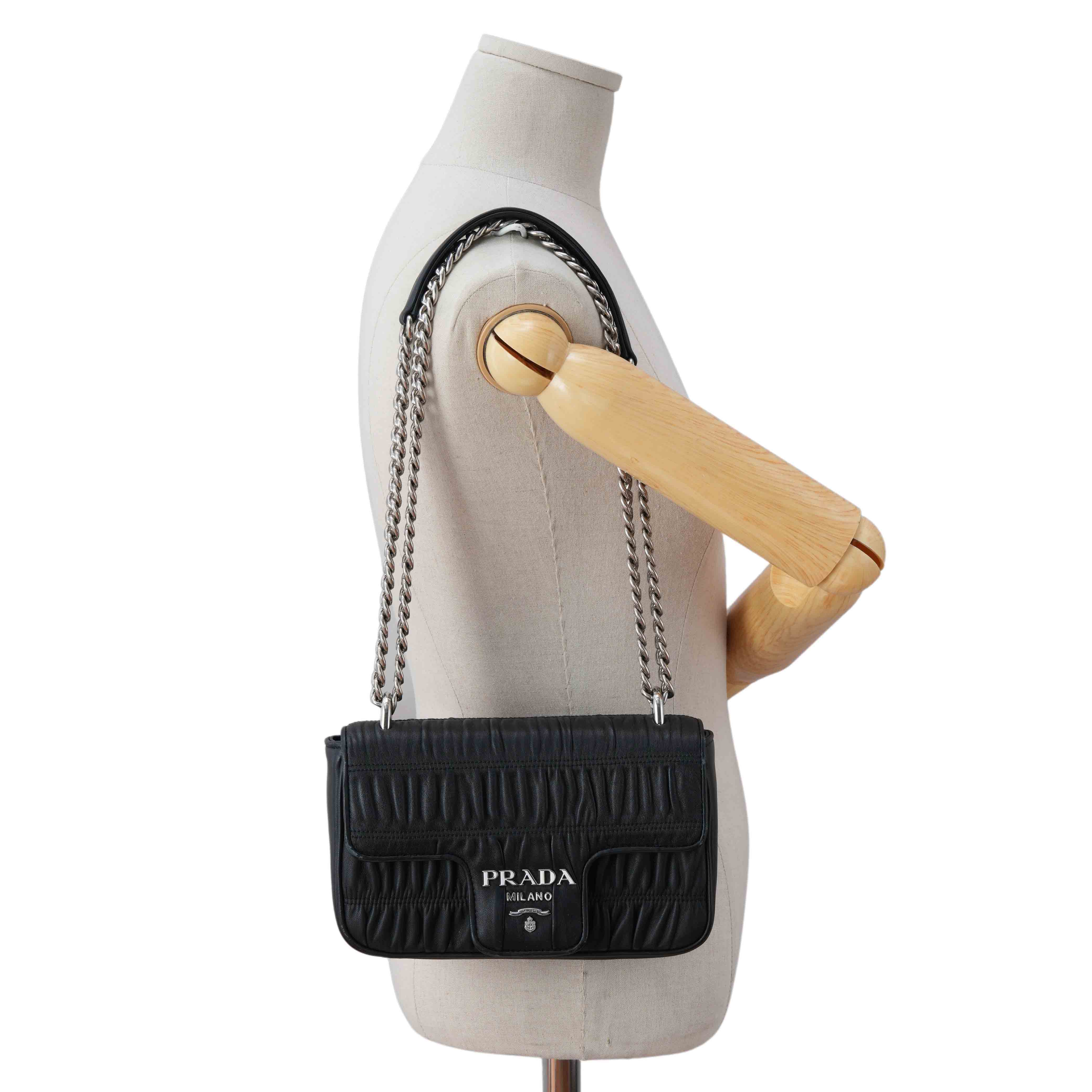 PRADA(USED)프라다 고프레 플랩 체인 숄더백