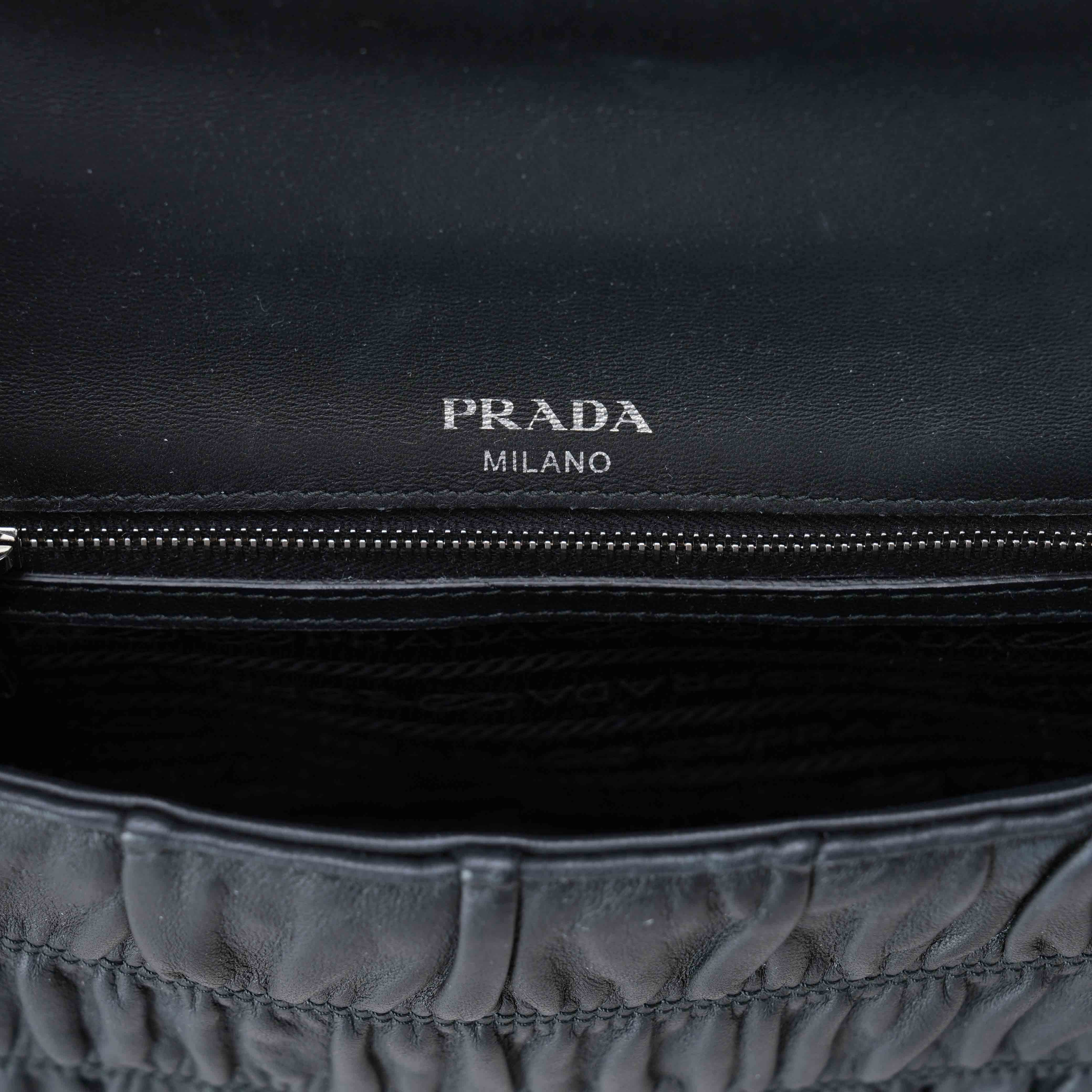 PRADA(USED)프라다 고프레 플랩 체인 숄더백