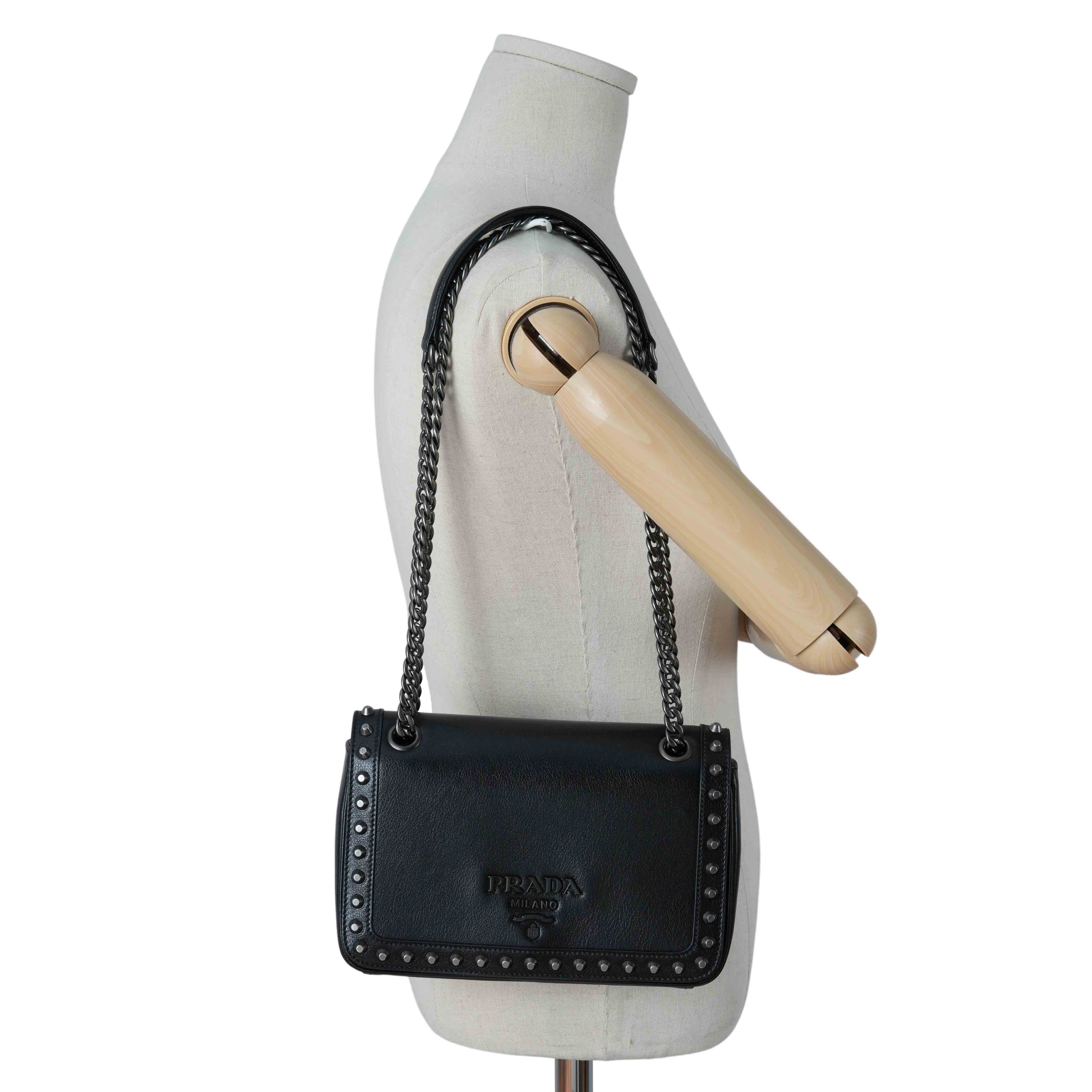 PRADA(USED)프라다 1BD147 스터드 플랩 숄더백