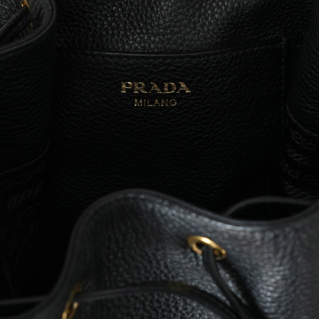 PRADA(USED)프라다 1BE018 비텔로 버킷백