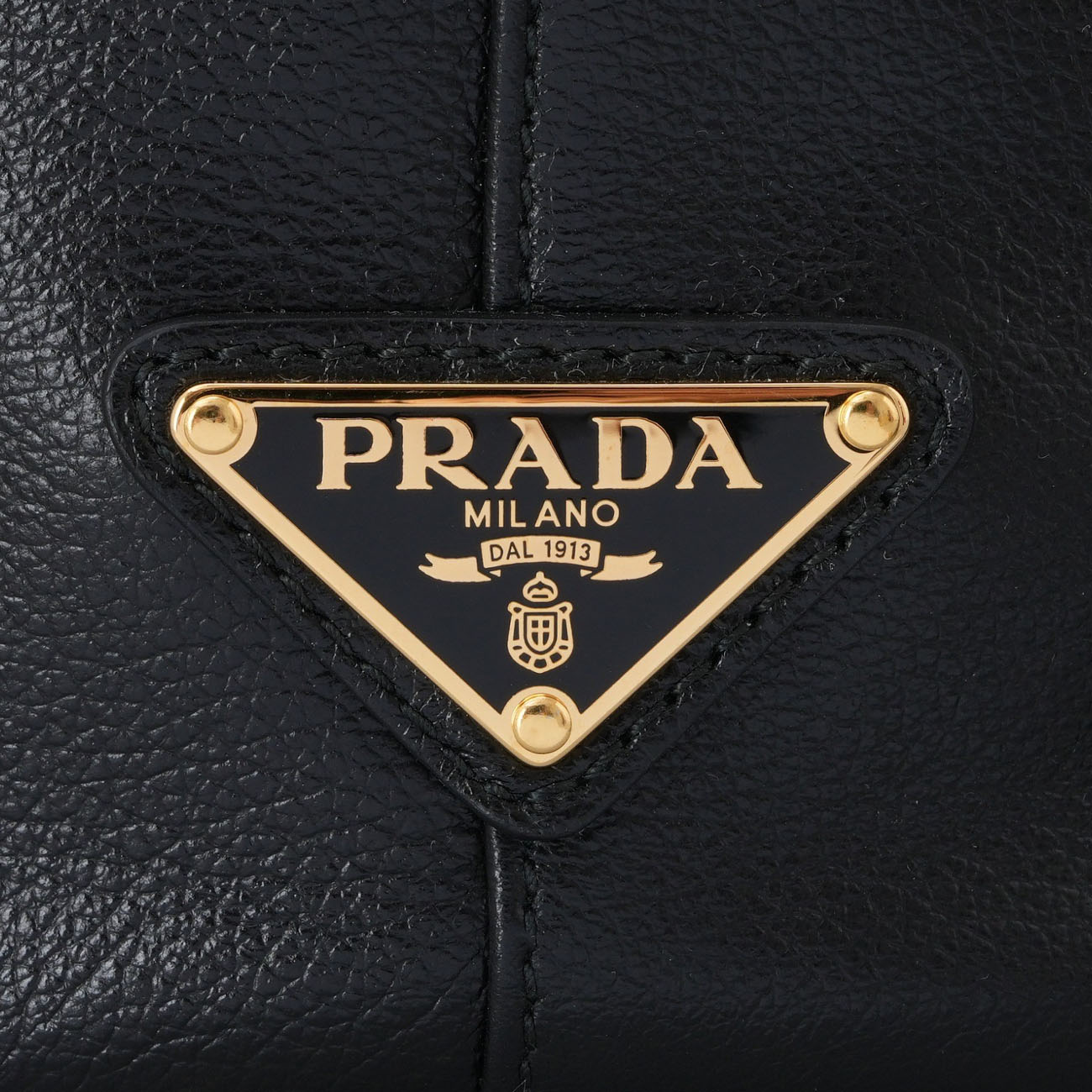 PRADA(USED)프라다 블랙레더 버킷백