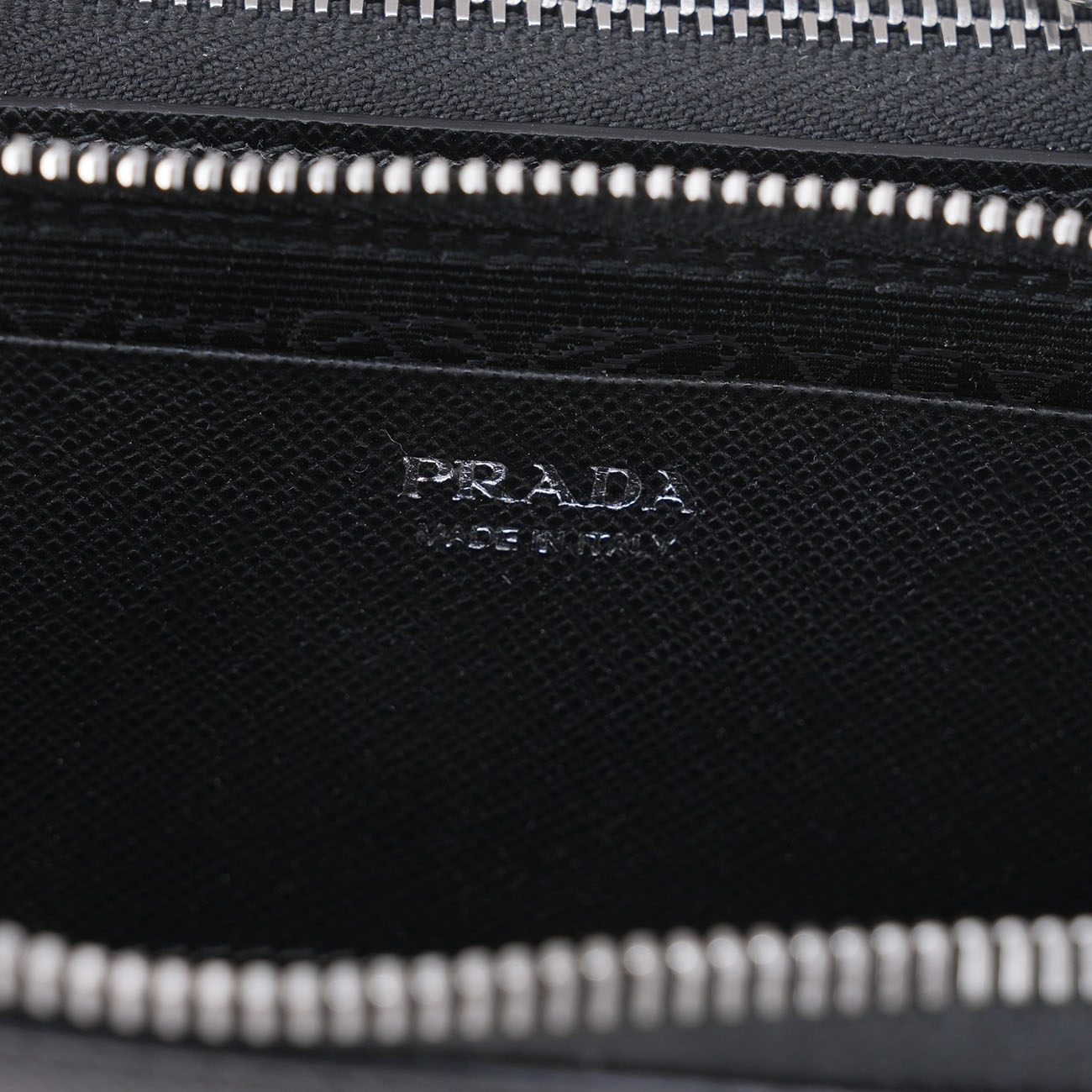 PRADA(USED)프라다 1NR015 트라이앵글 미니백