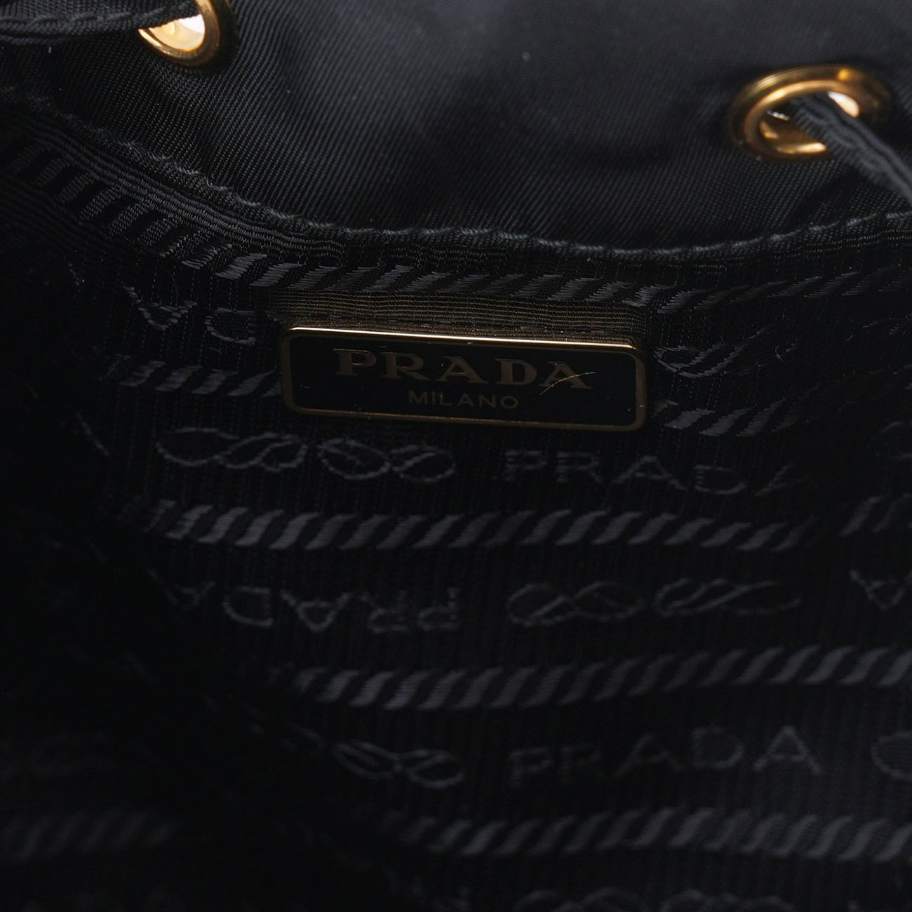 PRADA(USED)프라다 1BH038 리나일론 버킷백