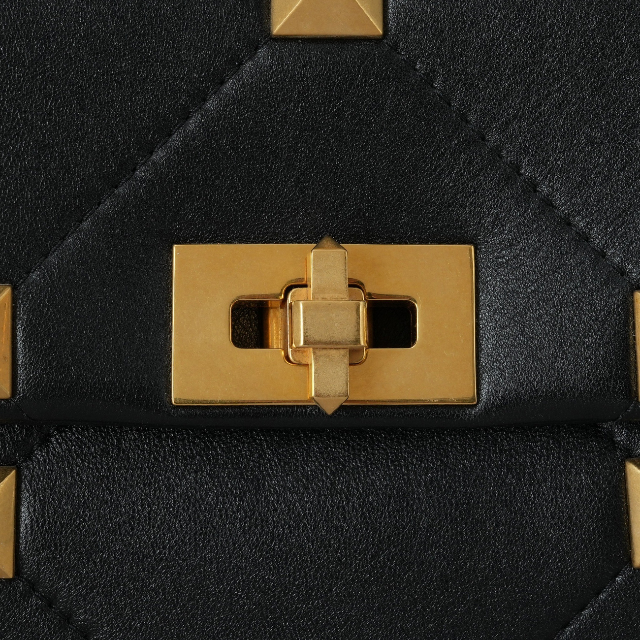 VALENTINO(USED)발렌티노 락스터드 체인 숄더백