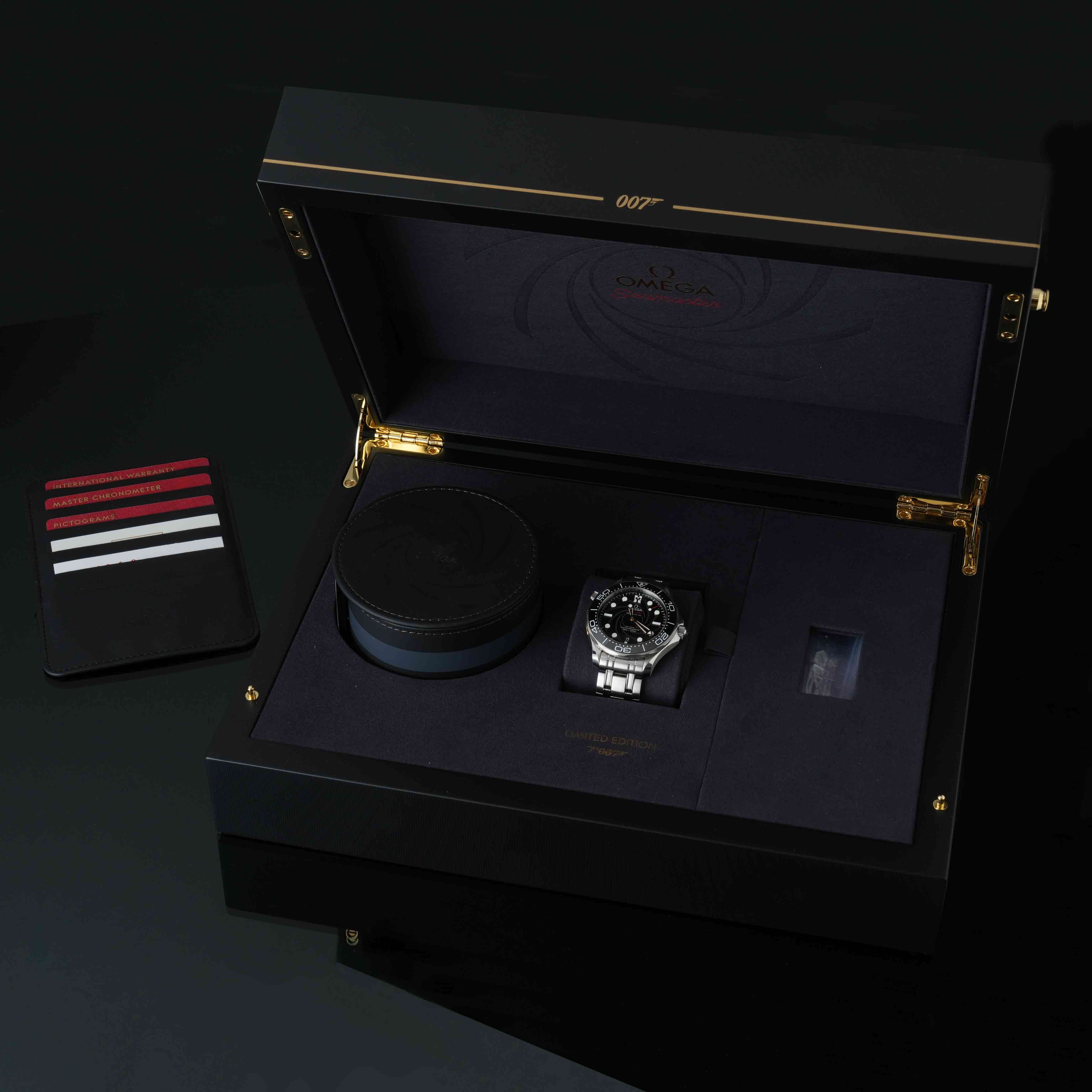 OMEGA(USED)오메가 씨마스터 다이버300 007 제임스본드 여왕폐하